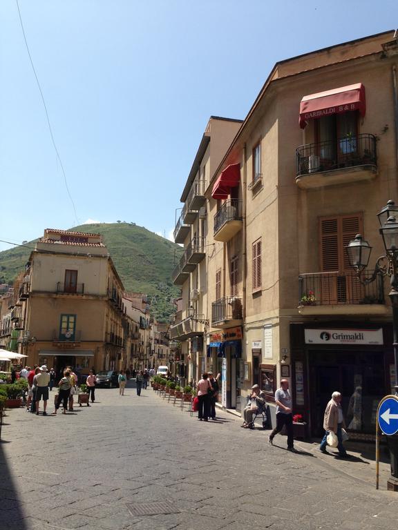 Garibaldi B&B Cefalù Szoba fotó